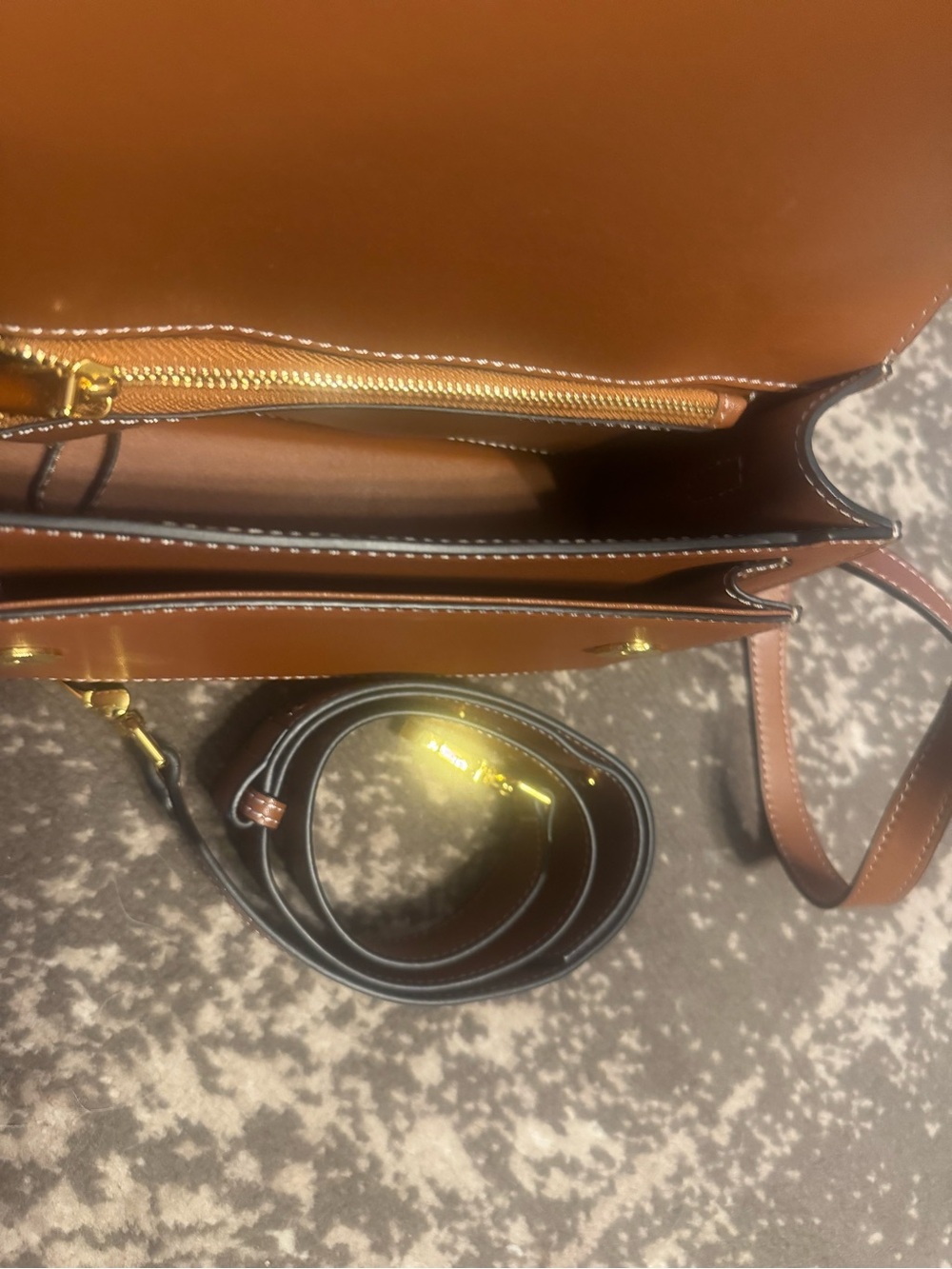 Aallyn Tan Leather Crossbody Bag with Adjustable Strap brand new without tags - Picture 3 of 6